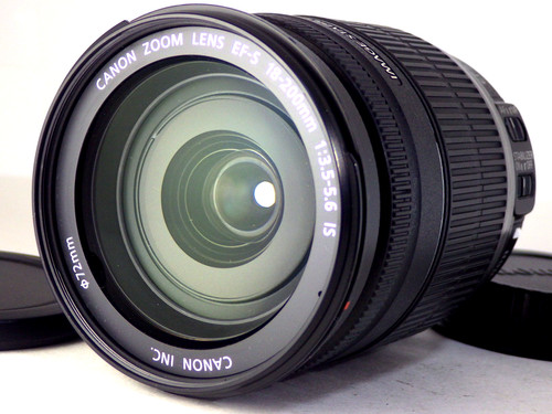 Canon 200mm 3 5 - 18-200mm, f/3.5-5.6
